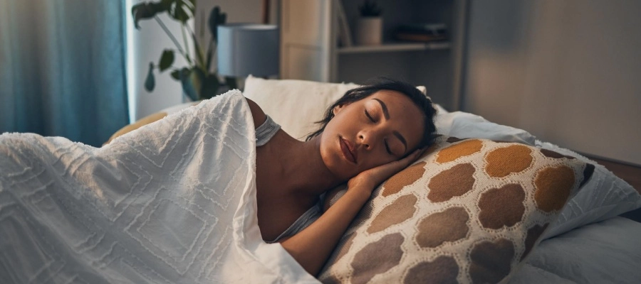 Imagem do post mulher encontra melhor posição para dormir com gases