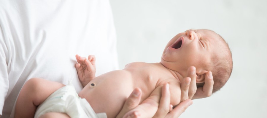 Como aliviar sintomas de recém-nascido com dor na barriga? O que fazer? Qual o medicamente recomendado? Entenda tudo sobre o tema!